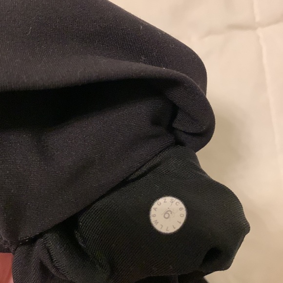 Cropped LuluLemon Leggings - Picture 2 of 3